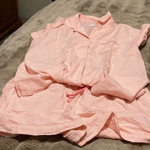 Large Old Navy pink gingham in good condition